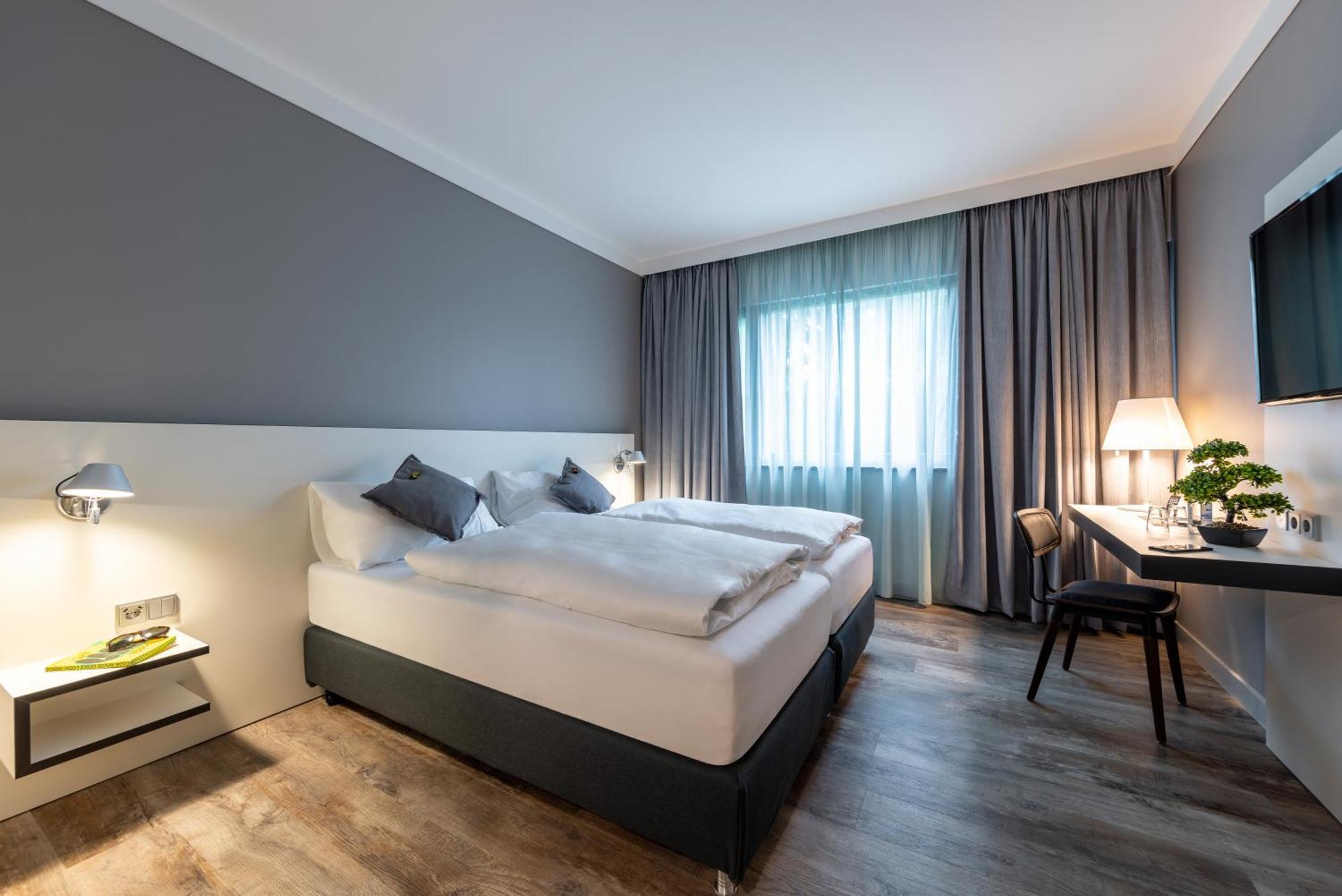 Hotel Leipheim Sued ภายนอก รูปภาพ