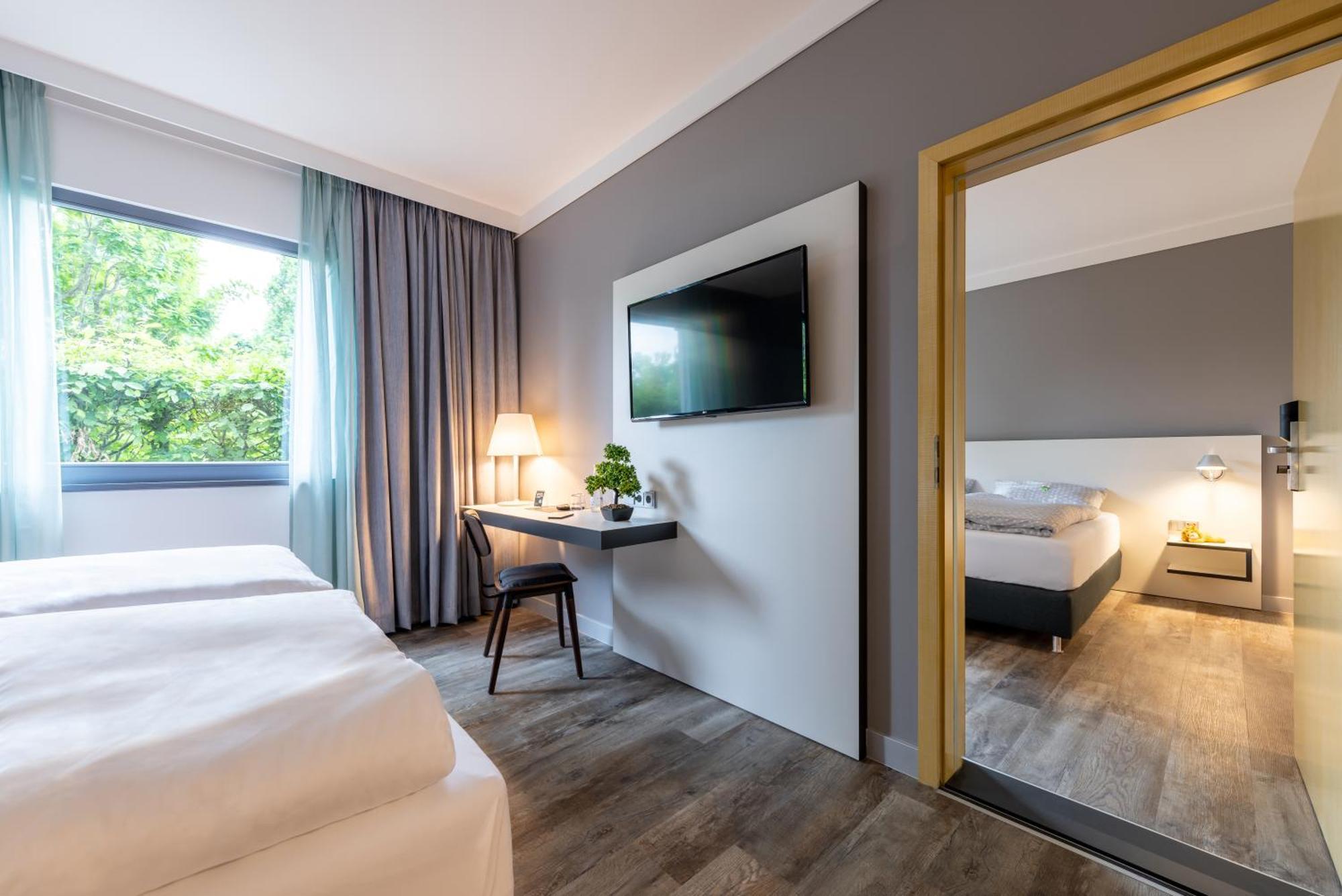 Hotel Leipheim Sued ภายนอก รูปภาพ