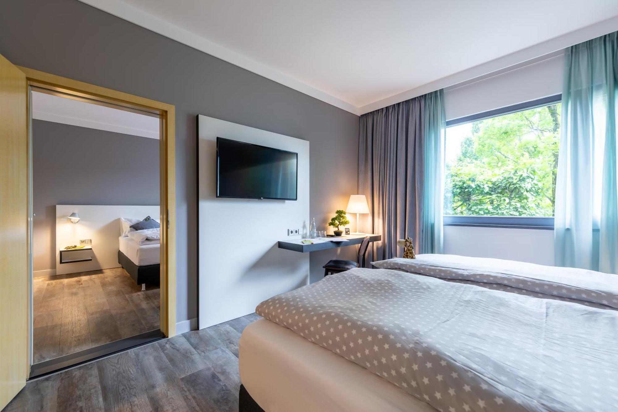 Hotel Leipheim Sued ภายนอก รูปภาพ