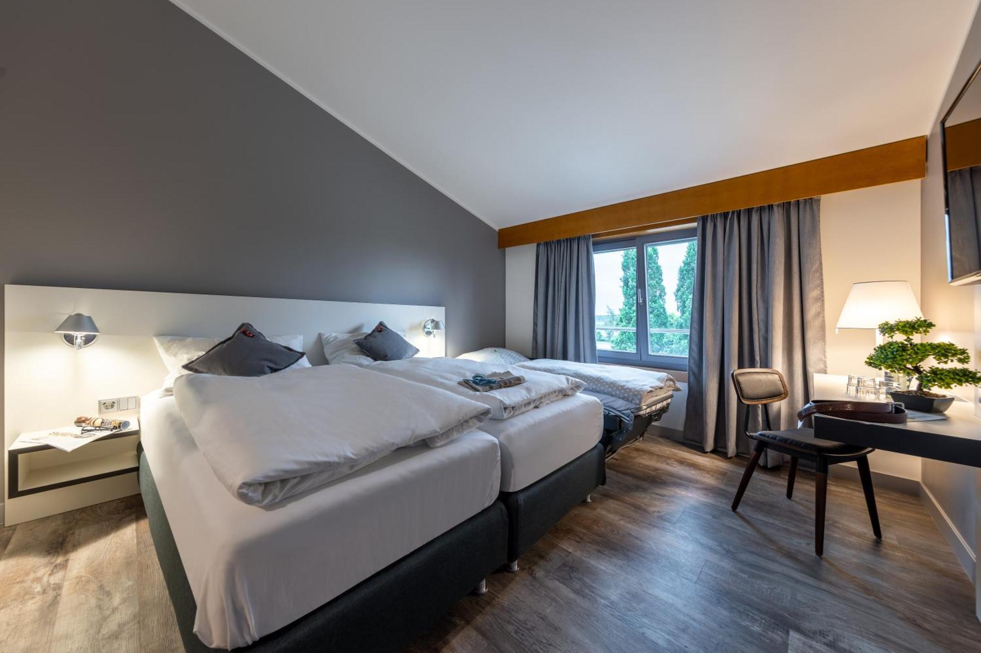 Hotel Leipheim Sued ภายนอก รูปภาพ