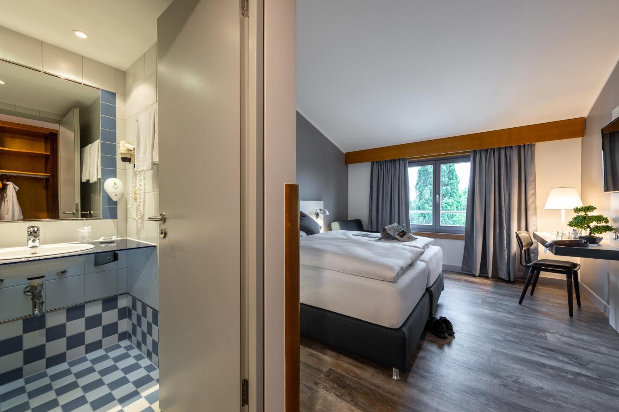 Hotel Leipheim Sued ภายนอก รูปภาพ