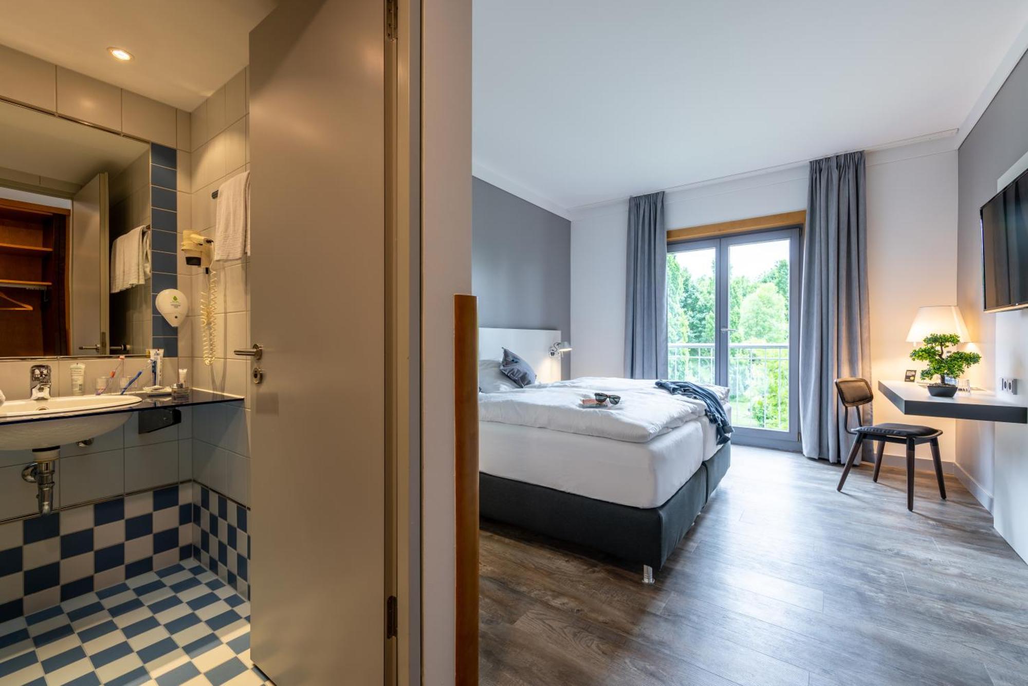Hotel Leipheim Sued ภายนอก รูปภาพ
